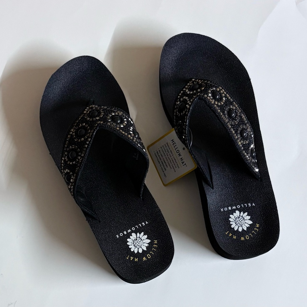 YELLOW BOX BLACKLY BLACK SANDALS MEDIUM WIDTH NEW IN BOX - Picture 5 of 7